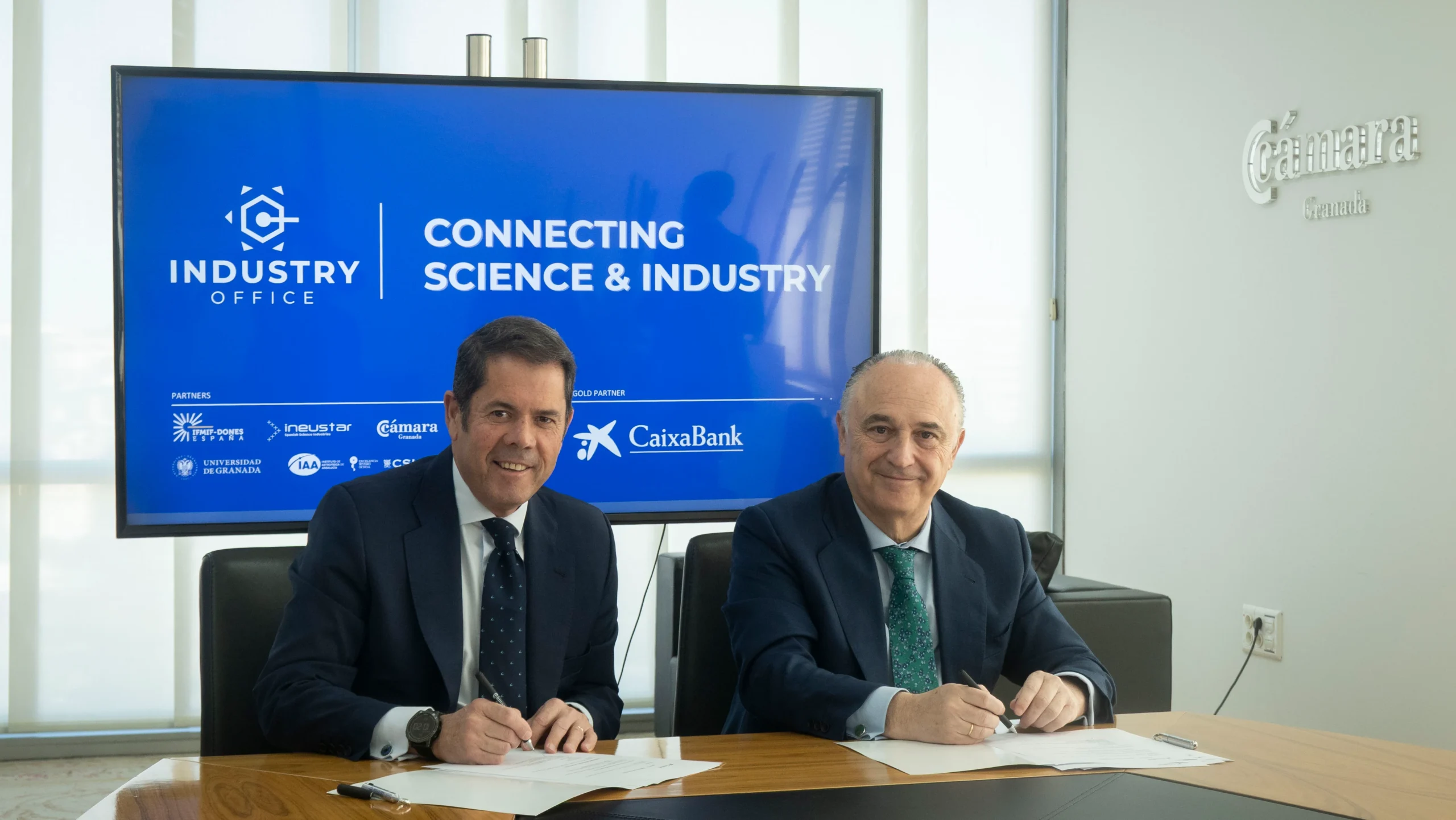 Caixabank se incorpora al ecosistema de la Industry Office como aliado financiero